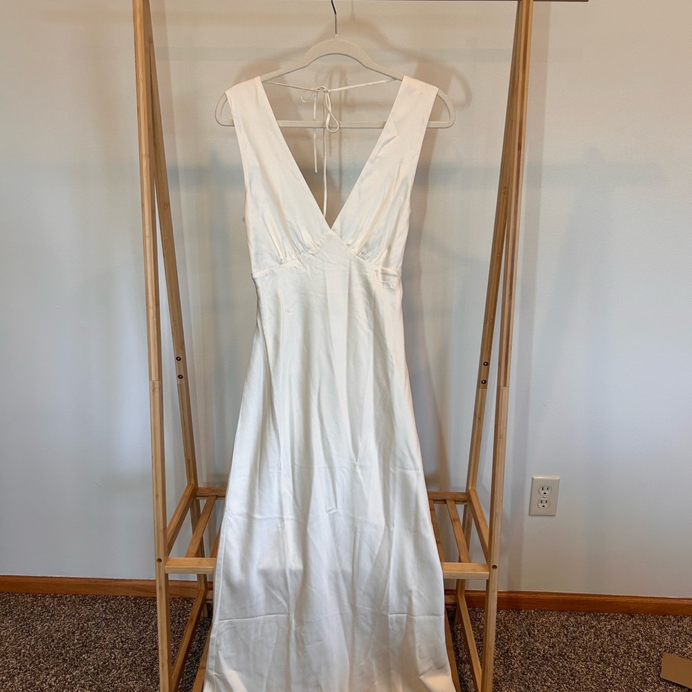Abercrombie & Fitch Cream Sleeveless A-line Crowl Back Maxi Dress